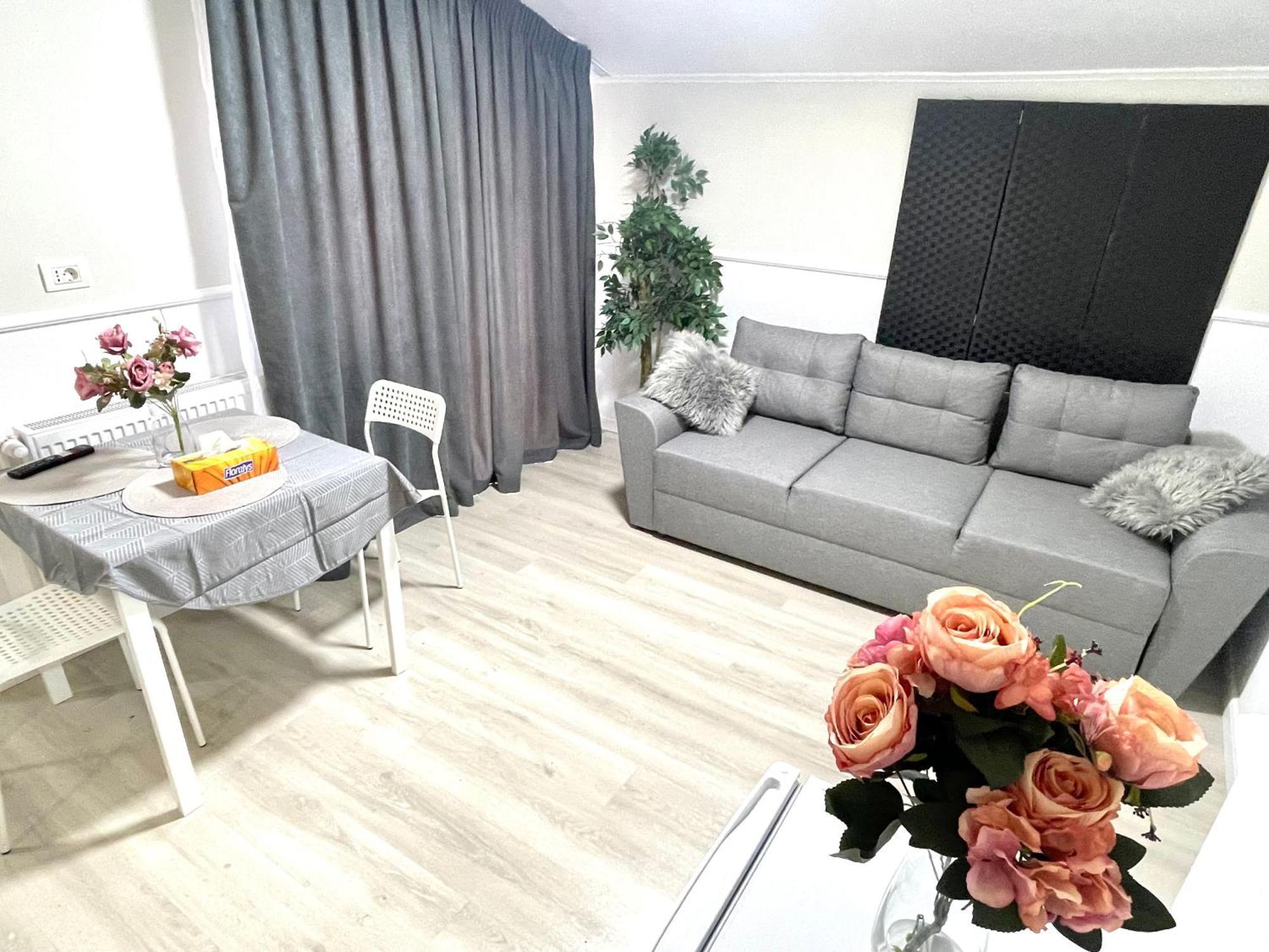 Baneasa Luxury Apartaments Bukares Bagian luar foto